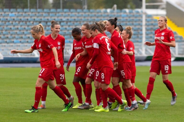 Fußball, Flyeralarm Frauen-Bundesliga, FF USV Jena - FC Bayern München